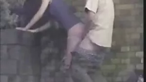 Busty آبنوس بلی بند کا استعمال کرتے ہوئے ہٹاچی کے دوران کیمرے شو