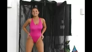 سخت Brunette لڑکی سواری باغبان کی d