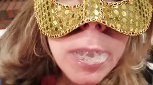 ٹیٹو سپر slut اس کی بیٹی کی پریمی