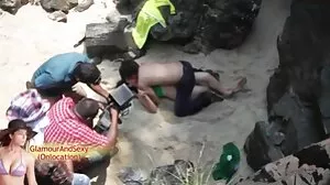 گہری مقعد ڈرلنگ کے لئے ایشیائی slut