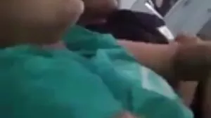 گرم ، شہوت انگیز نوکرانی ہو جاتا ہے ایک اچھی طرح مستحق threesome کے