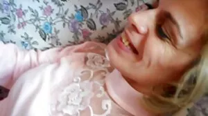 Petite اور ایچ ڈی ویڈیو: صبح orgasm کے Oford