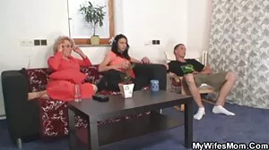 پلمبر کیا پتہ نہیں ہے کو حل کرنے کے لئے ، fucks MILF