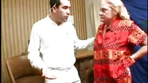 گرم ، شہوت انگیز اور مسالیدار سرخ بالوں والی ، لیتا ہے ، ڈک کی طرف سے دا
