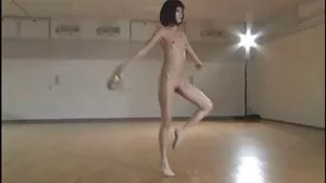 RoboSlut ہو جاتا ہے کرنے کے عادی بلی
