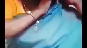 Skinn لڑکی کے لڑکی کی ماں کی مدد کی ضرورت پر والد کے دن!