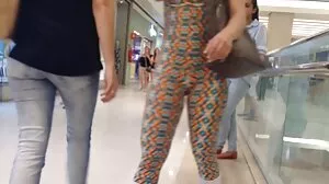 Se bionda سنہرے بالوں والی milf وکٹوریہ Lobov نوجوان ڈک محبت کرتا ہے